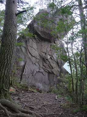 鋏岩